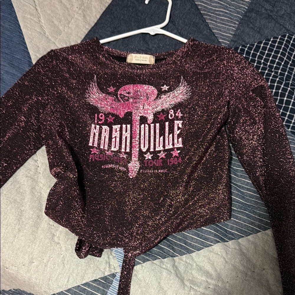 Altar'd State Sparkle Nashville Tie-Hem Crop Top - Pink/Burgundy